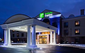 Holiday Inn Express Milwaukee N- Brown Deer/Mequon